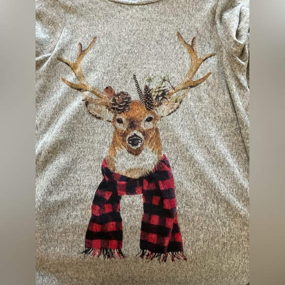 Cute and Festive Reindeer Top - Picture 4 of 4